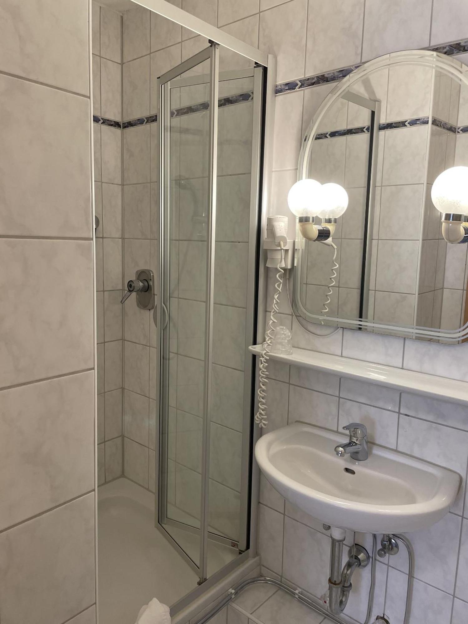 Hotel Koenig Humbert Erlangen Pokoj fotografie